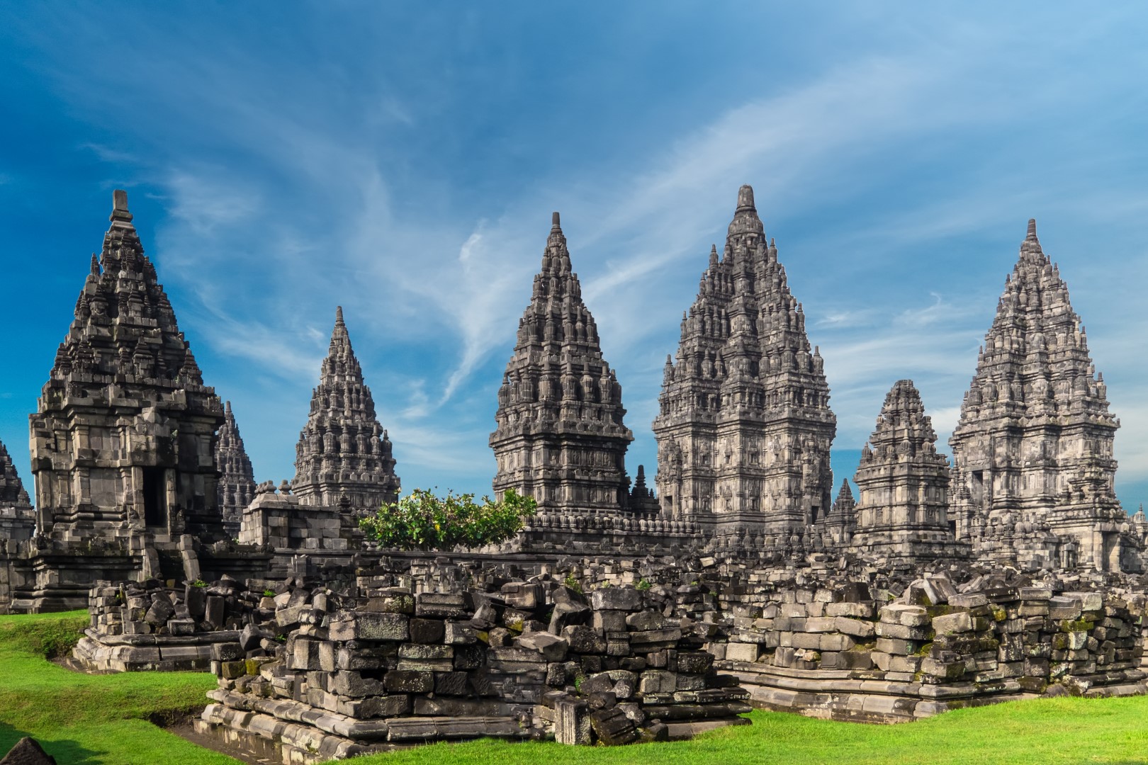Borobudur Sunrise (Via Punthuk Setumbu Hill) And Prambanan Tour In Yogyakarta - Image 2